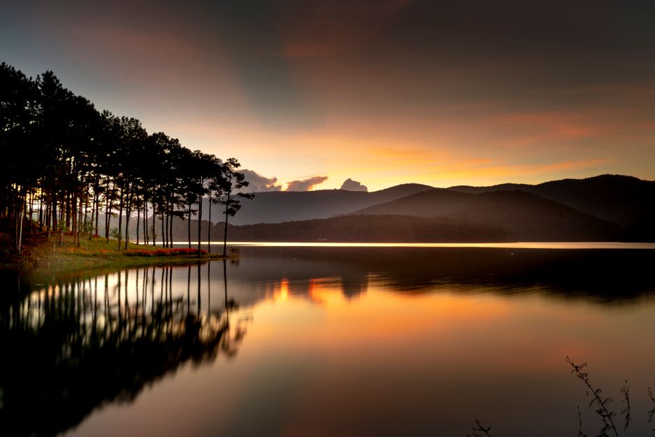xuan huong lake sunset